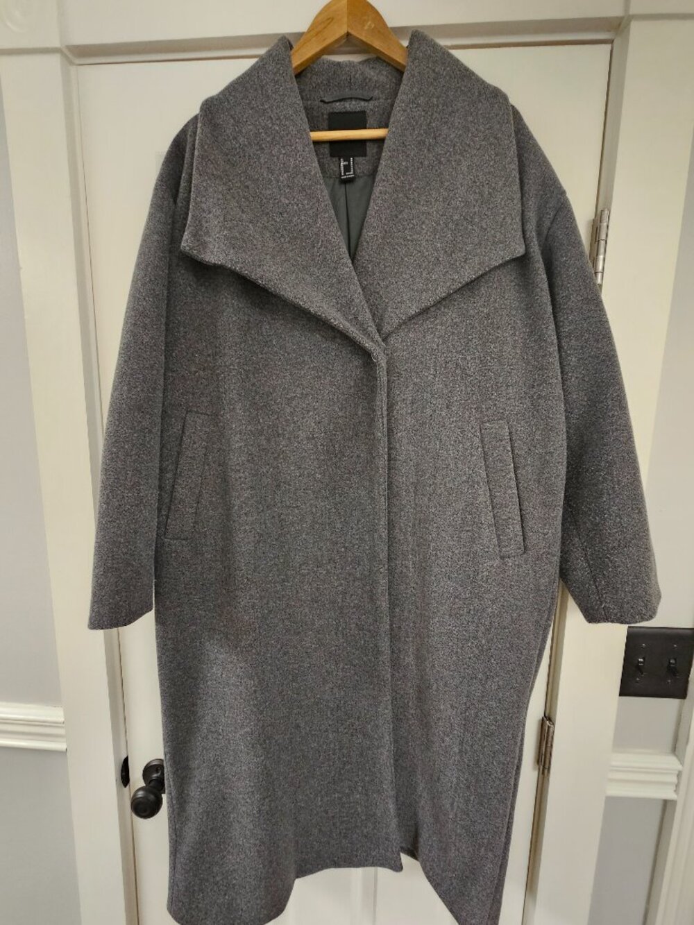 Forever 21 Women's Charcoal Gray Overcoat, Oversized style